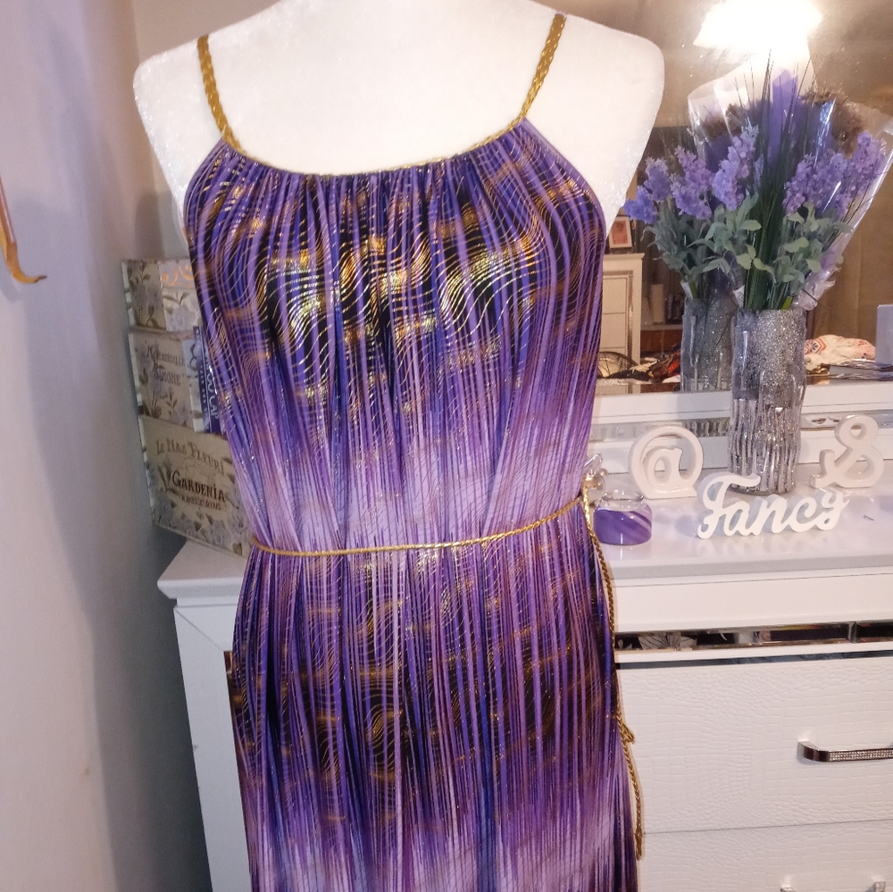 Dress - Picture 2 of 2